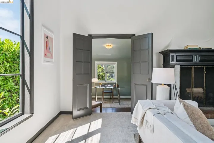5933 Johnston Dr., Oakland, California 94611