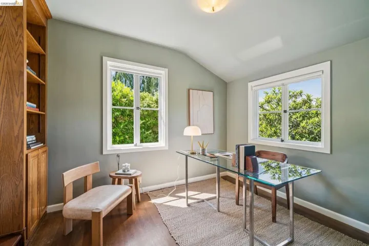 5933 Johnston Dr., Oakland, California 94611
