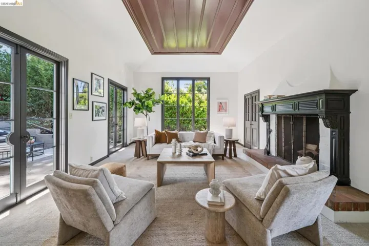 5933 Johnston Dr., Oakland, California 94611