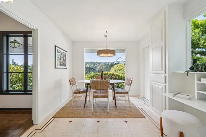 5933 Johnston Dr., Oakland, California 94611