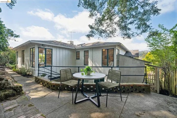 5933 Johnston Dr., Oakland, California 94611