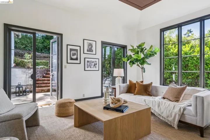 5933 Johnston Dr., Oakland, California 94611