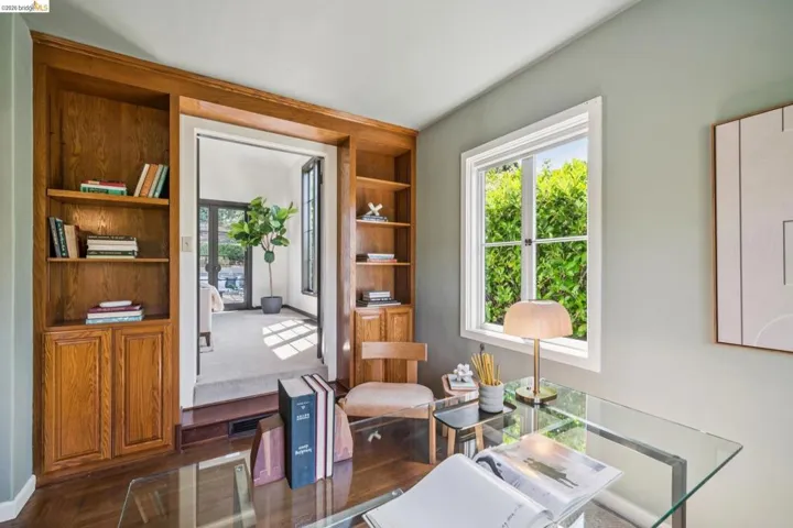 5933 Johnston Dr., Oakland, California 94611