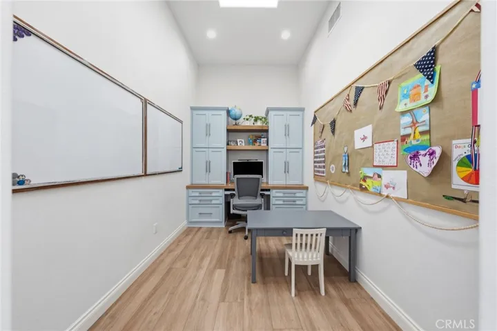 office w/built-ins