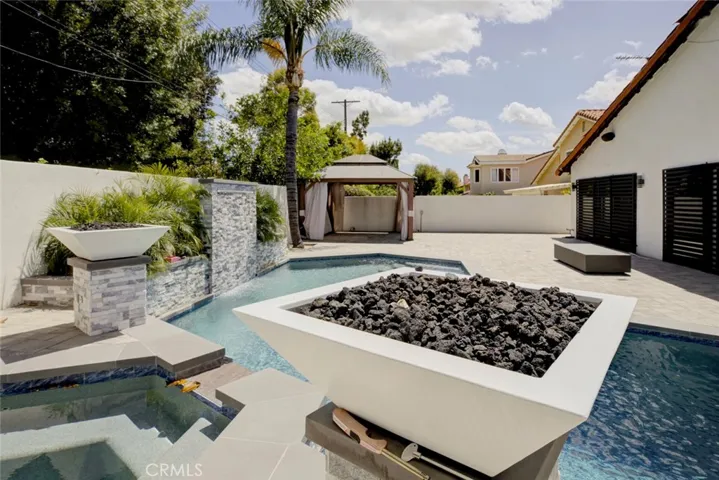 9450 Tampa, Northridge, California 91324