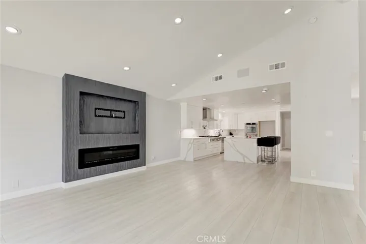 9450 Tampa, Northridge, California 91324