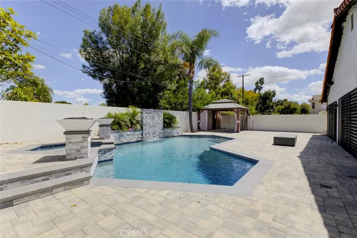 9450 Tampa, Northridge, California 91324