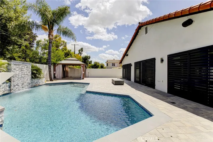 9450 Tampa, Northridge, California 91324