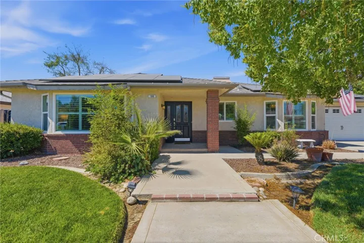 100 W Adrian Way, Hanford, California 93230