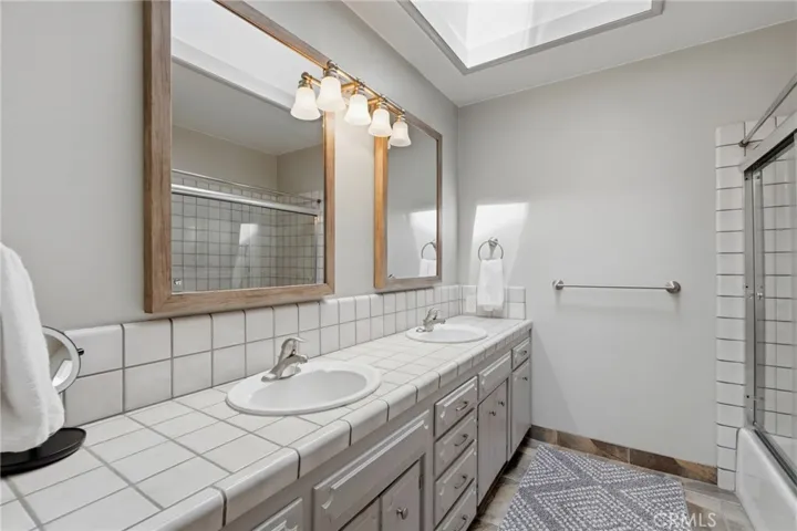 100 W Adrian Way, Hanford, California 93230