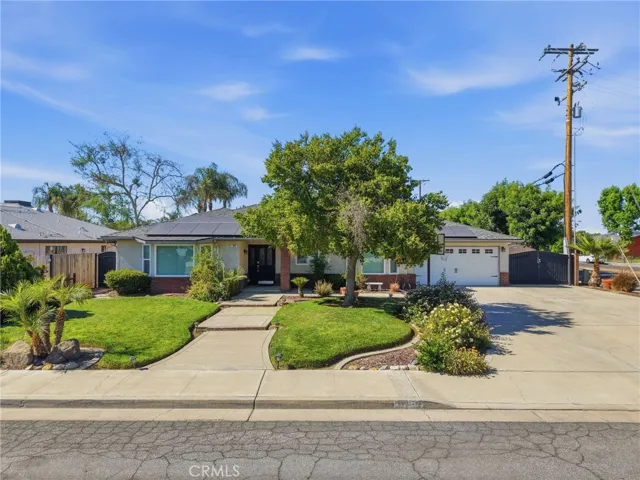 100 W Adrian Way, Hanford, California 93230