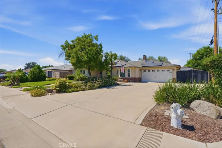 100 W Adrian Way, Hanford, California 93230