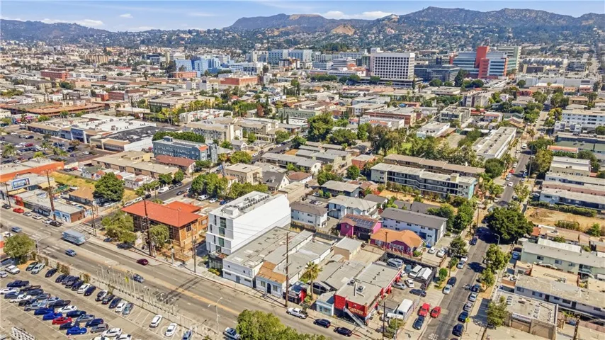 4563 Santa Monica, Los Angeles, California 90029