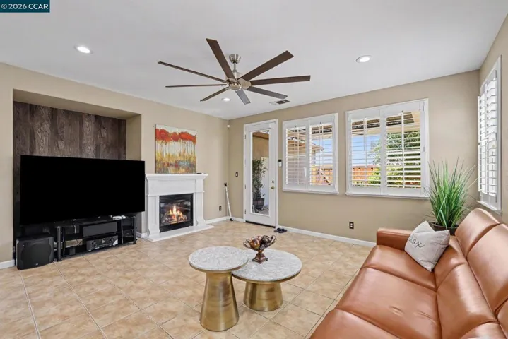 586 Dutch Elm Dr, Hercules, California 94547