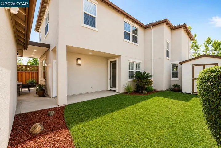 586 Dutch Elm Dr, Hercules, California 94547