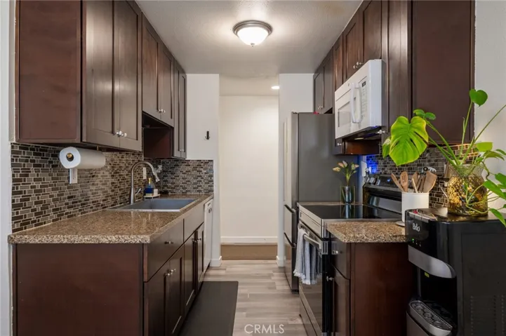 1723 Cedar 103, Long Beach, California 90813