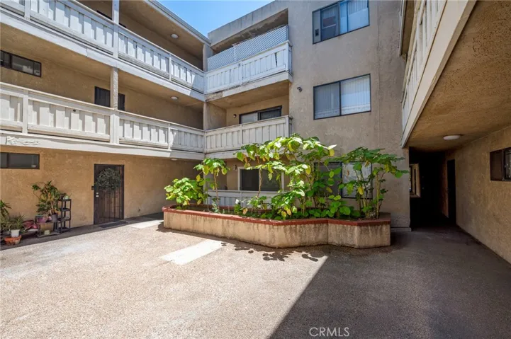 1723 Cedar 103, Long Beach, California 90813