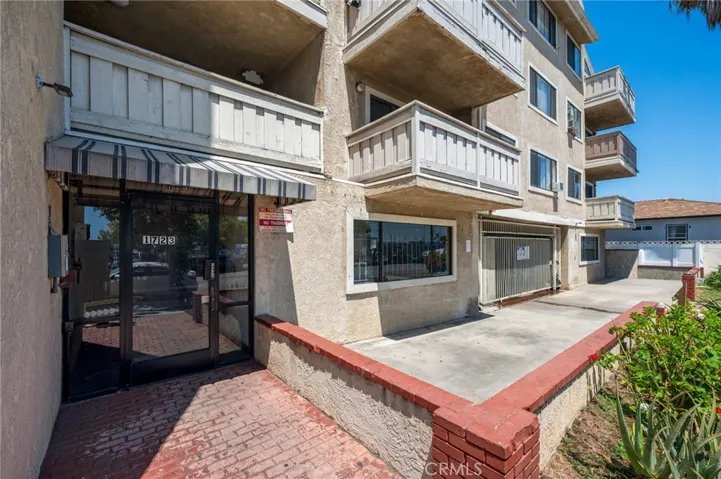 1723 Cedar 103, Long Beach, California 90813