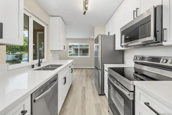 6386 Caminito Salado, San Diego, California 92111