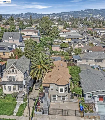 2424 E 24th Street, Oakland, California 94601