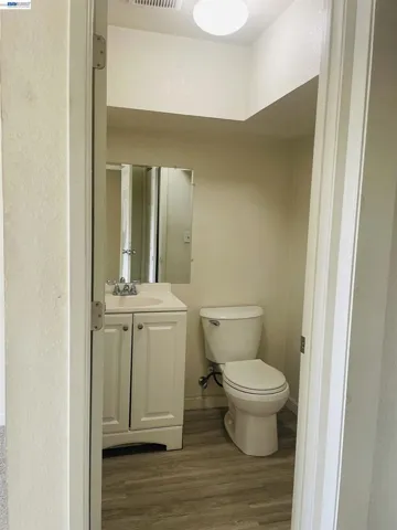 2424 E 24th Street, Oakland, California 94601