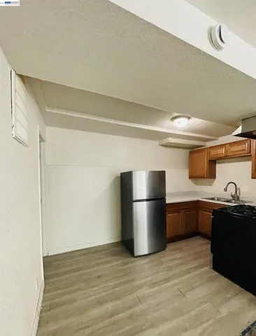 2424 E 24th Street, Oakland, California 94601