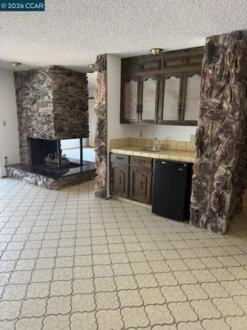 40 Carter Ct, El Sobrante, California 94803-3314