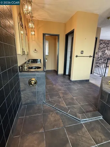 40 Carter Ct, El Sobrante, California 94803-3314