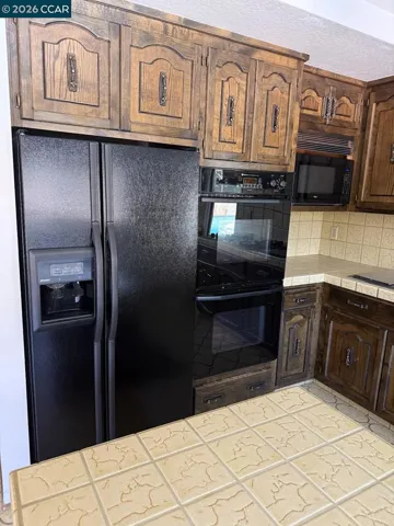 40 Carter Ct, El Sobrante, California 94803-3314