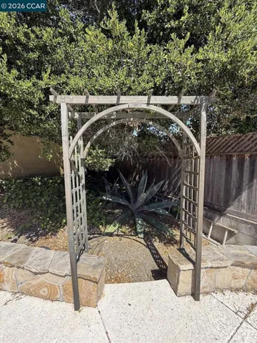 40 Carter Ct, El Sobrante, California 94803-3314