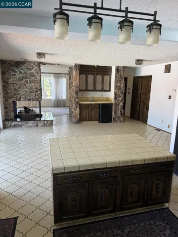 40 Carter Ct, El Sobrante, California 94803-3314