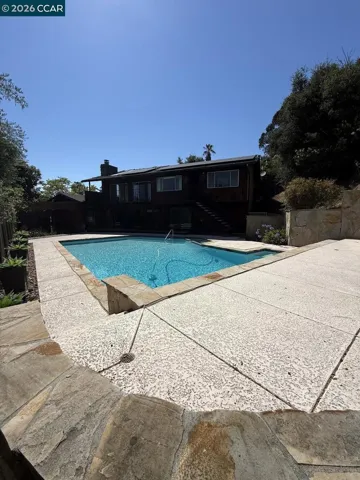 40 Carter Ct, El Sobrante, California 94803-3314