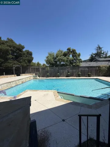 40 Carter Ct, El Sobrante, California 94803-3314
