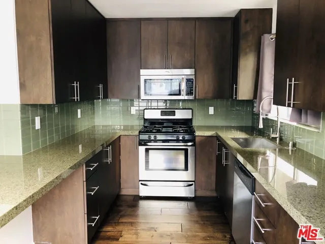 6207 Banner Avenue 1, Los Angeles, California 90038