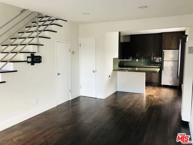 6207 Banner Avenue 1, Los Angeles, California 90038