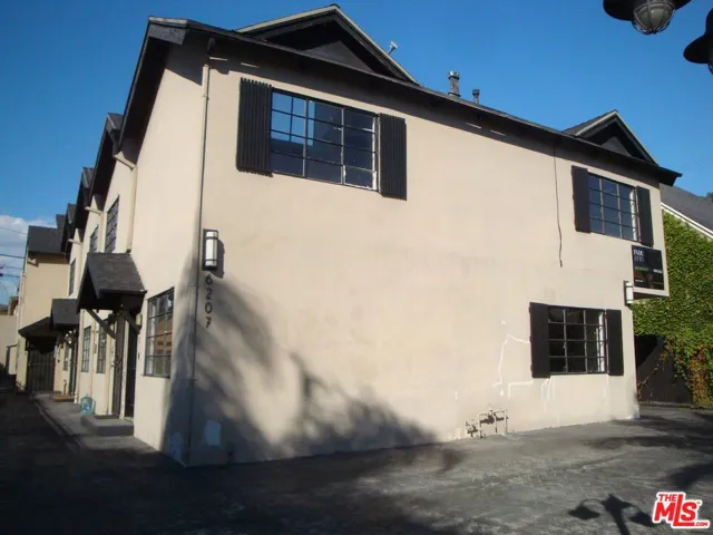 6207 Banner Avenue 1, Los Angeles, California 90038