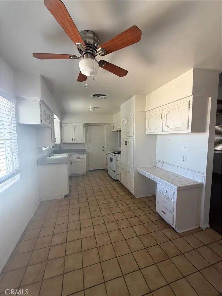 7316 Hanford Avenue, Yucca Valley, California 92284 — photo 4