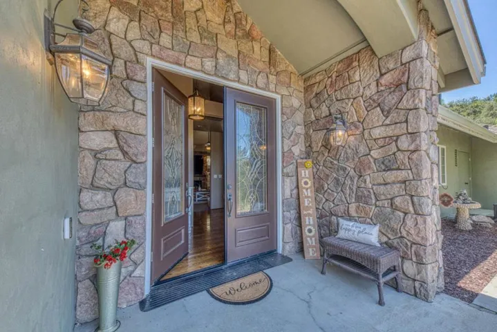32 Crazy Horse Canyon Road, Salinas, California 93907