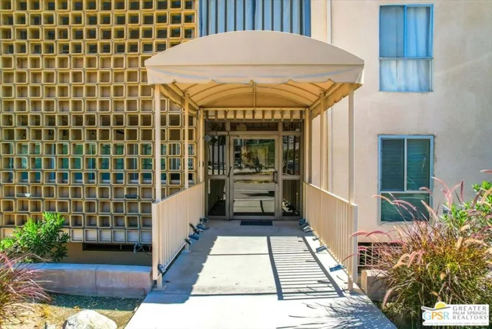 277 E Alejo Road 206, Palm Springs, California 92262