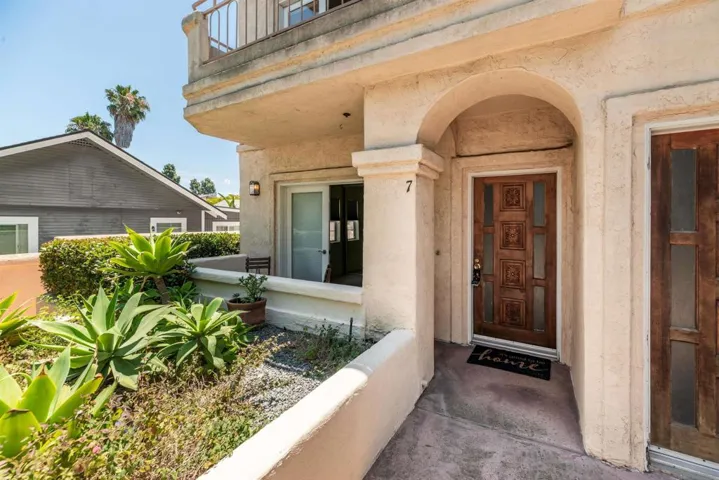 919 W Lewis 7, San Diego, California 92103