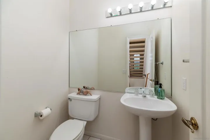 919 W Lewis 7, San Diego, California 92103