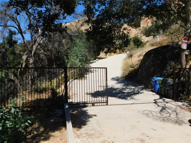 475 Box Canyon Road, West Hills, California 91304