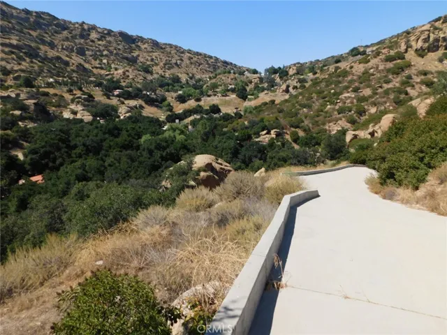 475 Box Canyon Road, West Hills, California 91304