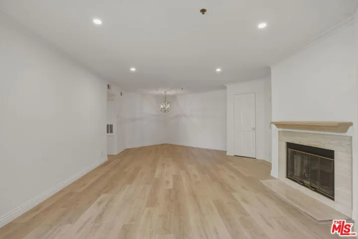 675 Oak Run Trail Tl301, Oak Park, California 91377