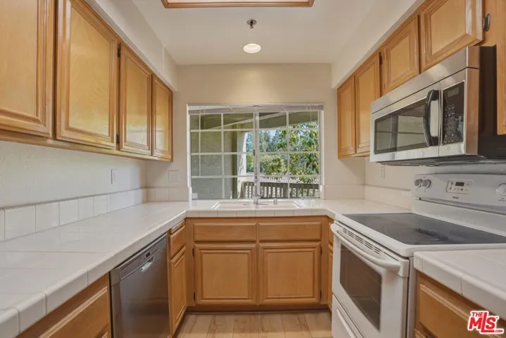 675 Oak Run Trail Tl301, Oak Park, California 91377