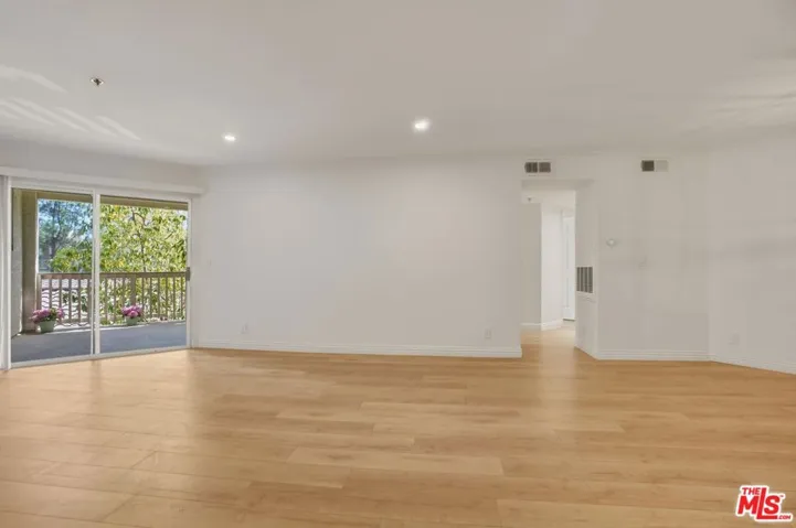 675 Oak Run Trail Tl301, Oak Park, California 91377