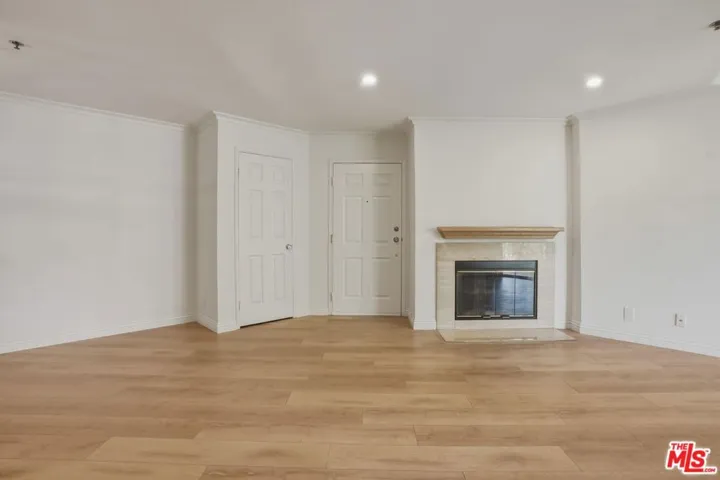 675 Oak Run Trail Tl301, Oak Park, California 91377