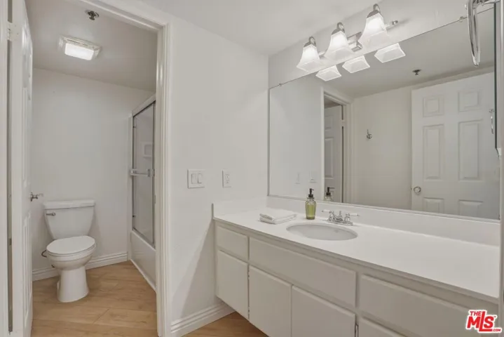 675 Oak Run Trail Tl301, Oak Park, California 91377