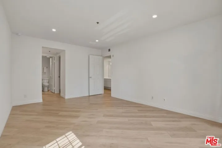 675 Oak Run Trail Tl301, Oak Park, California 91377