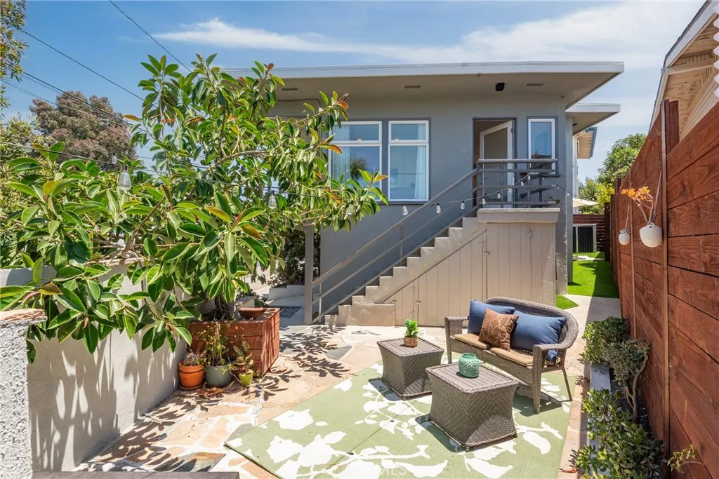 Sunny outdoor areas to enjoy the ideal So Cal weather